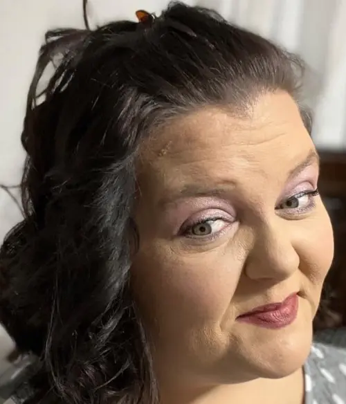 Amandas-Headshot-custom-500x584