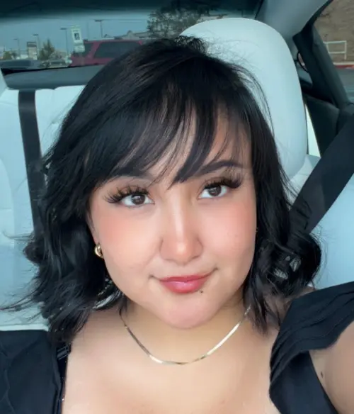 Mariels-Headshot-custom-500x584